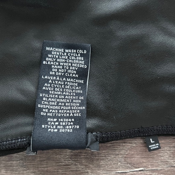 7 For All Mankind Black Faux Leather Moto Leggings NWOT Size L - Picture 13 of 16